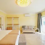Mbird 19 Penthouse 501 * Estoril