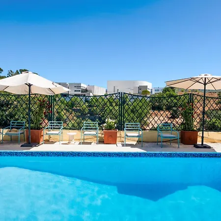Mbird 19 Penthouse 501 Estoril
