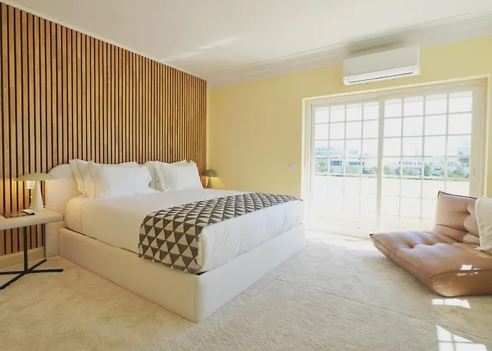 Mbird 19 Penthouse 501 * 埃斯托利尔
