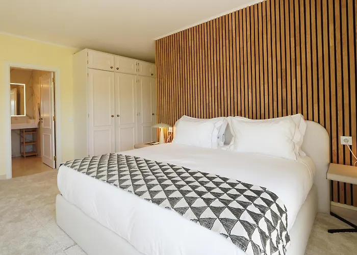 Mbird 19 Penthouse 501 شقة إستوريل