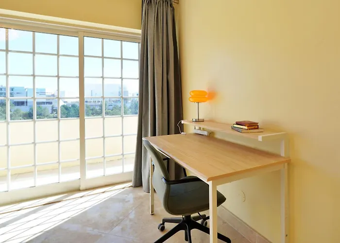 Mbird 19 Penthouse 501 * 埃斯托利尔