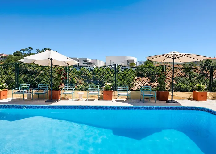 Mbird 19 Penthouse 501 إستوريل